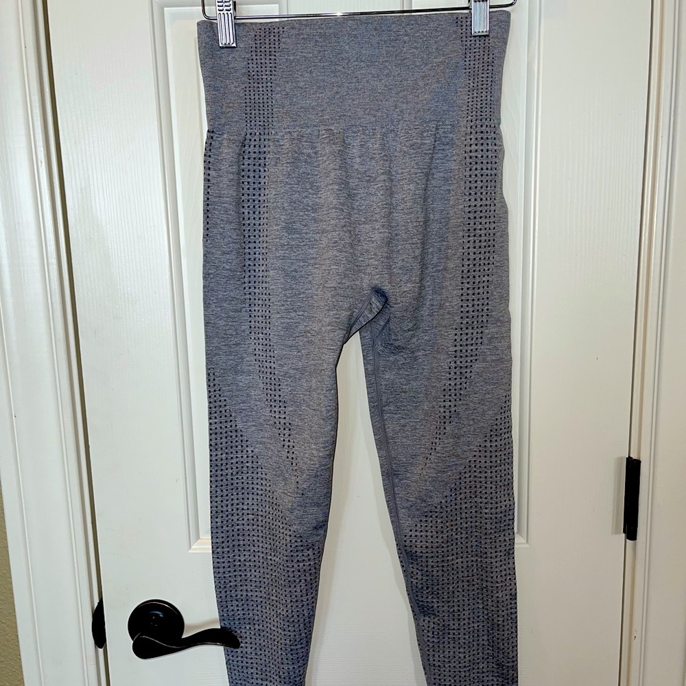 grey leggings